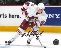 Autographed MIKE COMRIE 8X10 Phoenix Coyotes Photo