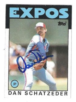 Autographed DAN SCHATZEDER Montreal Expos 1986 Topps Card