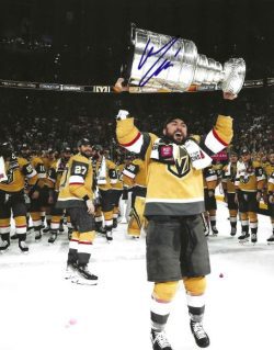 Autographed WILLIAM CARRIER 8x10 Vegas Golden Knights photo