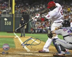 AUTOGRAPHED RYAN HOWARD 8X10 Philadelphia Phillies Photo