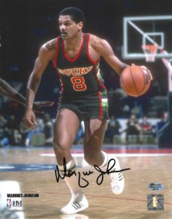 Autographed MARQUES JOHNSON 8X10 Milwaukee Bucks Photo