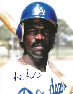 Autographed R.J. REYNOLDS 8X10 Los Angeles Dodgers Photo