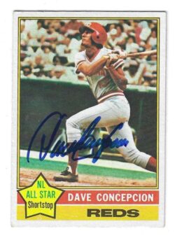 Autographed DAVE CONCEPCION Cincinnati Reds 1976 Topps Card