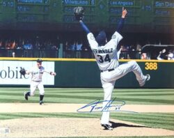 AUTOGRAPHED FELIX HERNANDEZ 11x14 Seattle Mariners Photo JSA