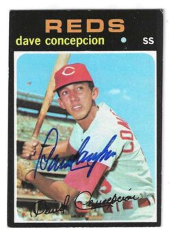 Autographed DAVE CONCEPCION Cincinnati Reds 1971 Topps Card