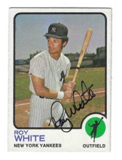 Autographed ROY WHITE New York Yankees 1973 Topps Card
