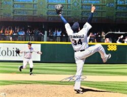 AUTOGRAPHED FELIX HERNANDEZ 16x20 Seattle Mariners Photo JSA