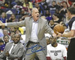 AUTOGRAPHED DOUG COLLINS 8X10 Philadelphia 76ers photo