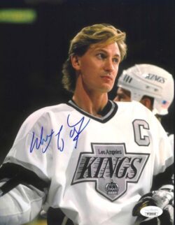 Autographed WAYNE GRETZKY 8X10 Los Angeles Kings Photo JSA