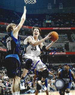 AUTOGRAPHED MIKE MILLER 8X10 Memphis Grizzlies Photo