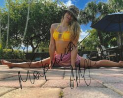 Autographed MARYNA MOROZ UFC MMA TKO 8x10 Photo