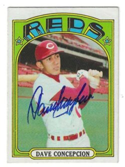Autographed DAVE CONCEPCION Cincinnati Reds 1972 Topps Card